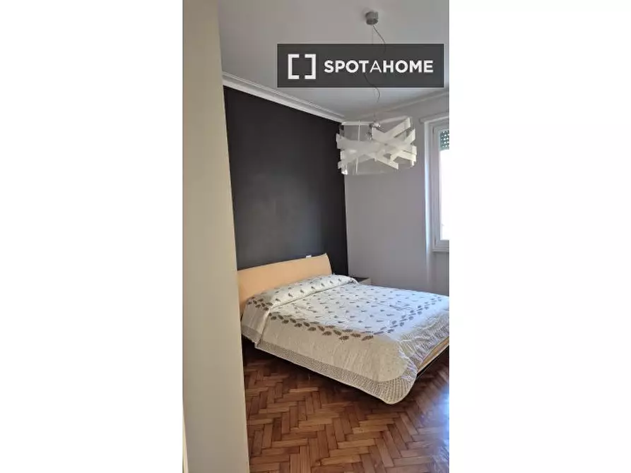 Immagine 3 di Camera condivisa in affitto  in Via Giosuè Borsi a Roma