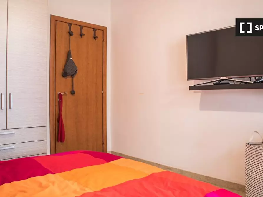 Immagine 5 di Camera condivisa in affitto  in Via Baldo degli Ubaldi a Roma