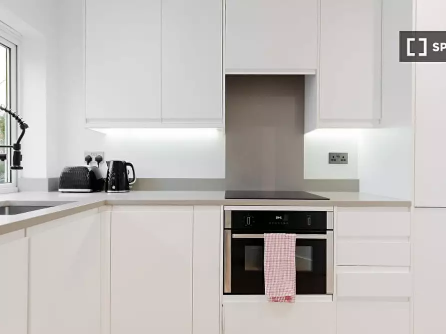 Immagine 19 di Appartamento in affitto  in Mill Pond Close a Lambeth