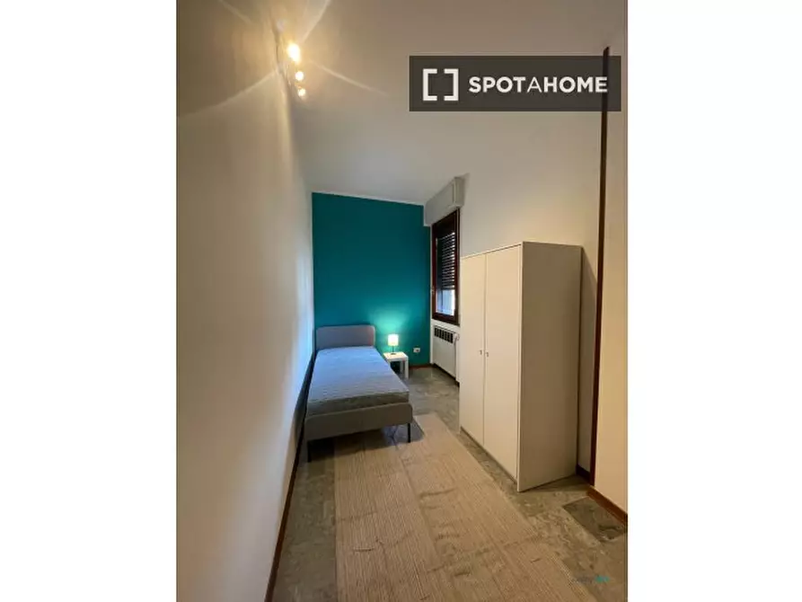 Immagine 3 di Camera condivisa in affitto  in Viale Quirico Filopanti a Bologna