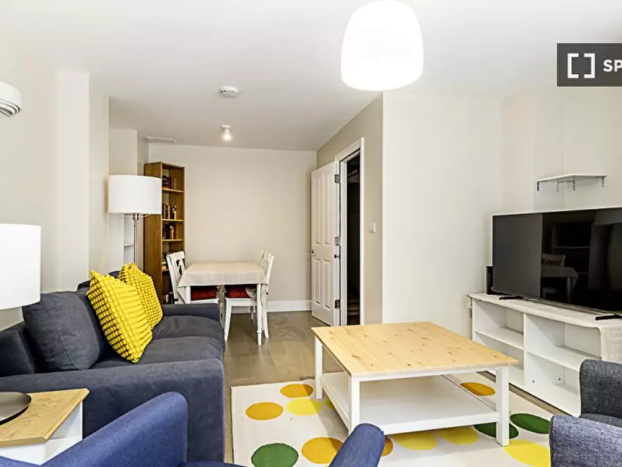 Immagine 12 di Appartamento in affitto  in Compayne Gardens a Camden Town