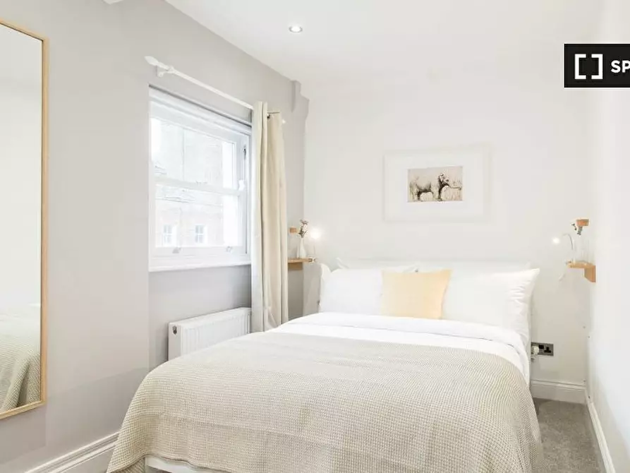 Immagine 12 di Appartamento in affitto  in Windmill St a Camden Town