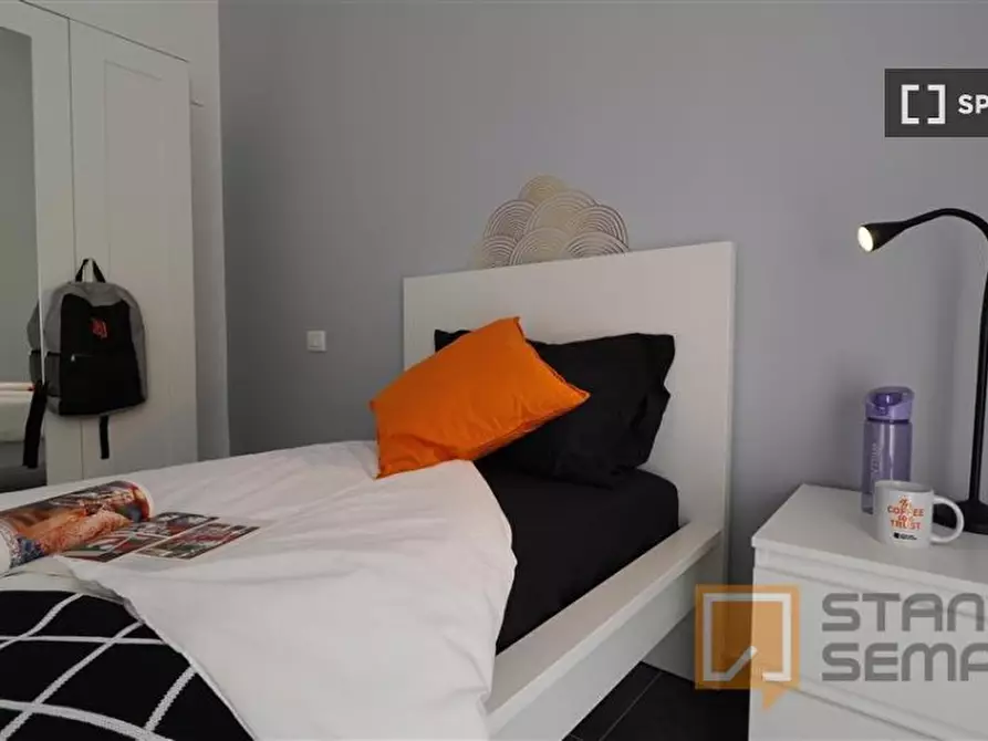 Immagine 2 di Camera condivisa in affitto  in Corso Peschiera a Torino