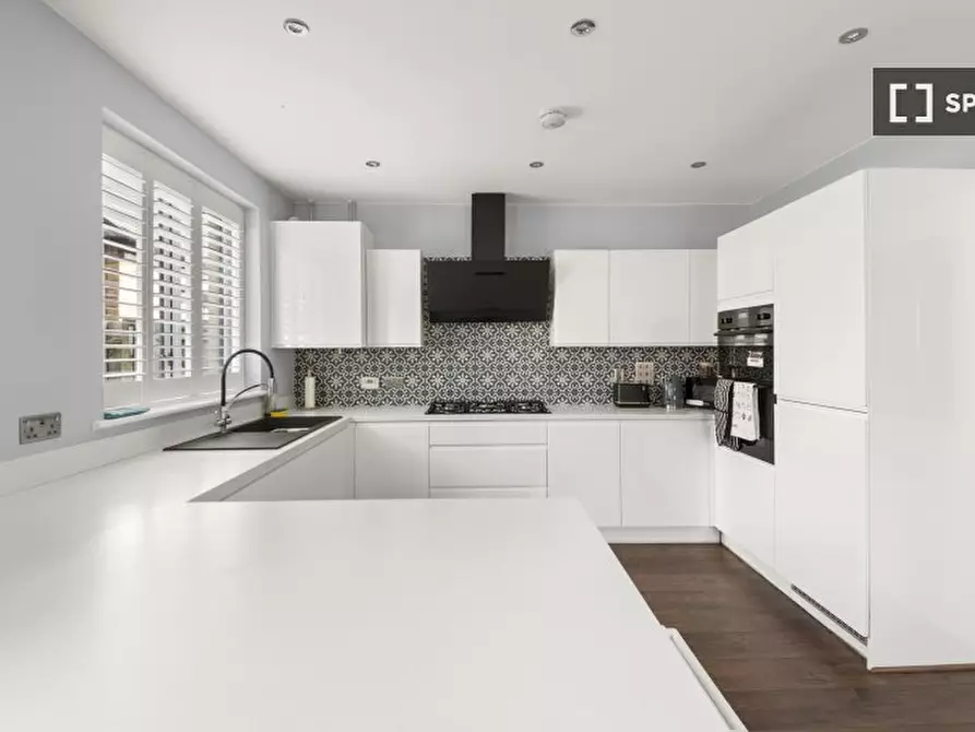 Immagine 14 di Appartamento in affitto  in Dickens Dr a Croydon