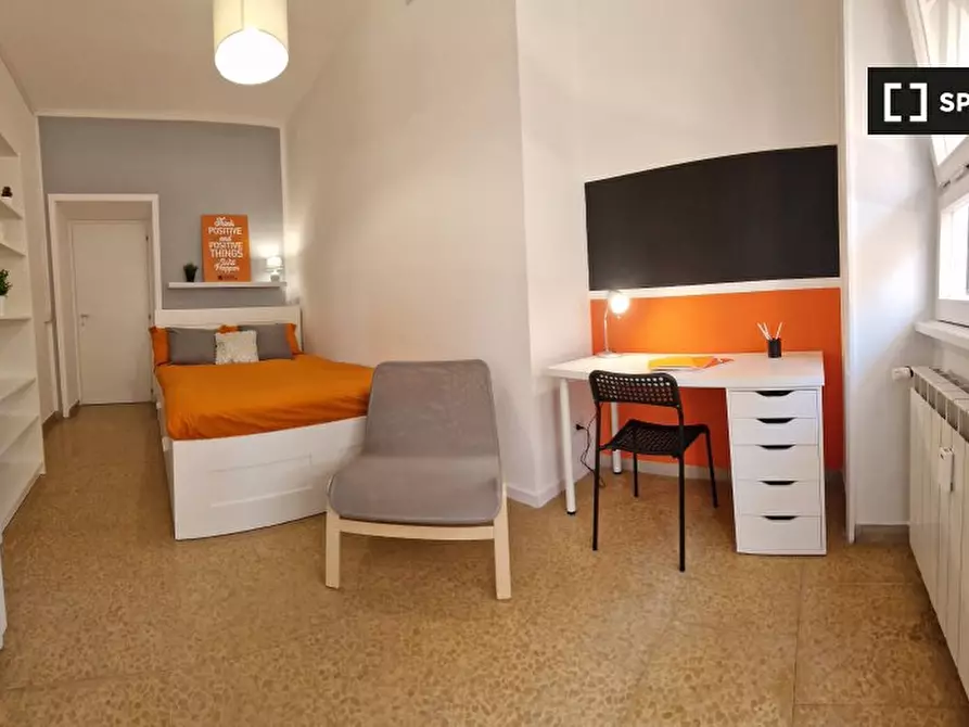 Immagine 12 di Camera condivisa in affitto  in Lungotevere di Pietra Papa a Roma