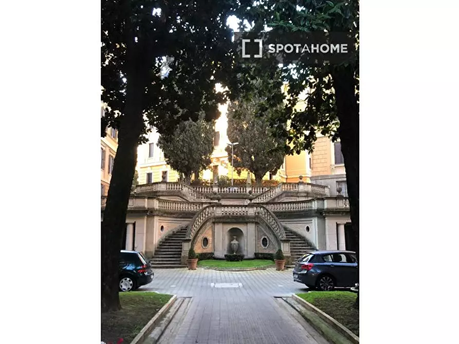 Immagine 2 di Camera condivisa in affitto  in Viale Bruno Buozzi a Roma
