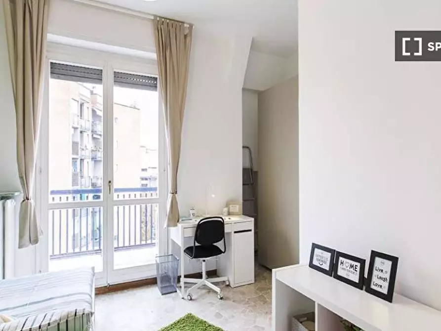 Immagine 2 di Camera condivisa in affitto  in Via Dei Mandorli Milan a Corsico