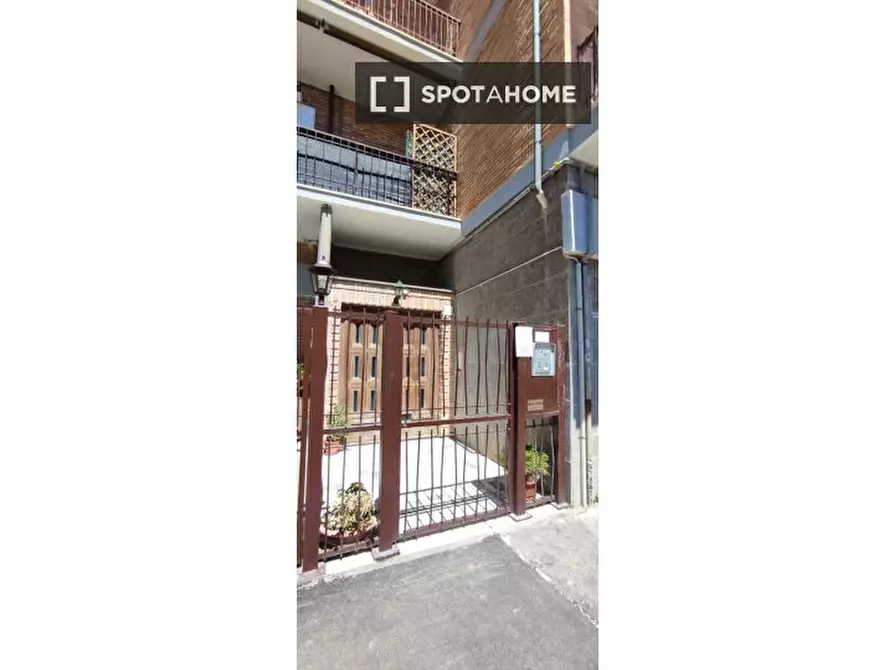 Immagine 4 di Appartamento in affitto  in Via Rutilio Namaziano a Roma