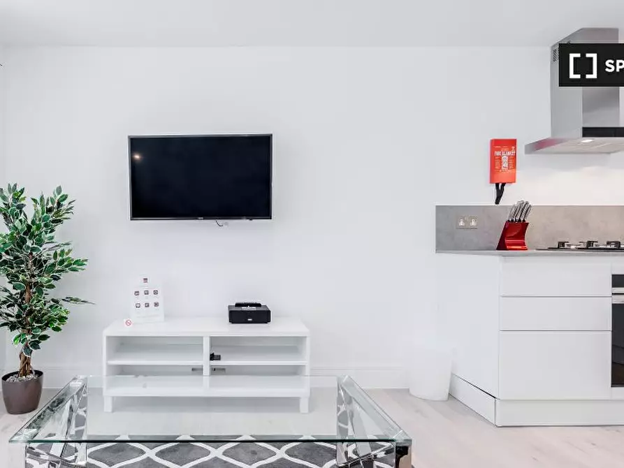 Immagine 2 di Appartamento in affitto  in Ealing Green a Ealing