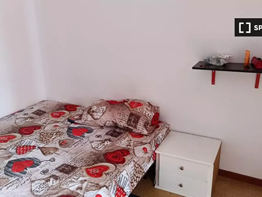 Immagine 2 di Camera condivisa in affitto  in Via Mirandola a Roma
