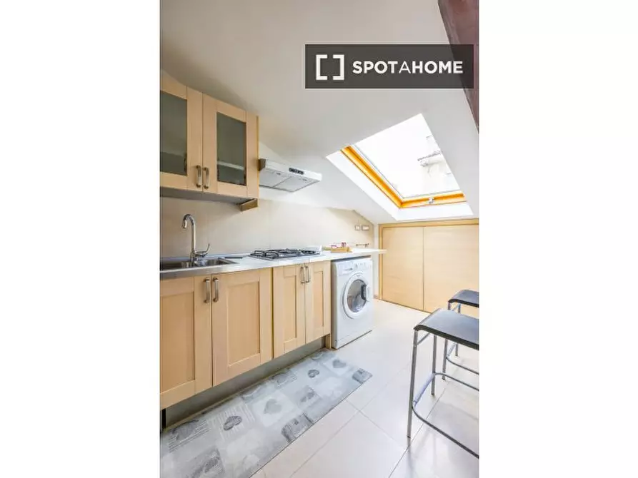 Immagine 17 di Appartamento in affitto  in Via Duomo a Napoli