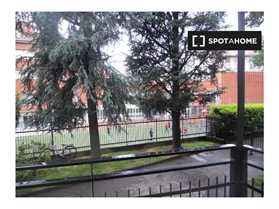Immagine 2 di Camera condivisa in affitto  in Via Mincio a Milano