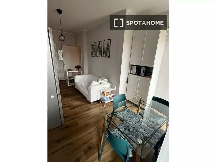 Immagine 7 di Camera condivisa in affitto  in Via Lorenteggio a Milano