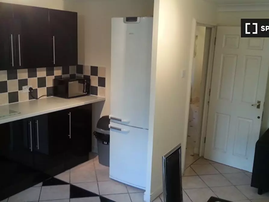 Immagine 4 di Camera condivisa in affitto  in Barnsdale Ave a Poplar