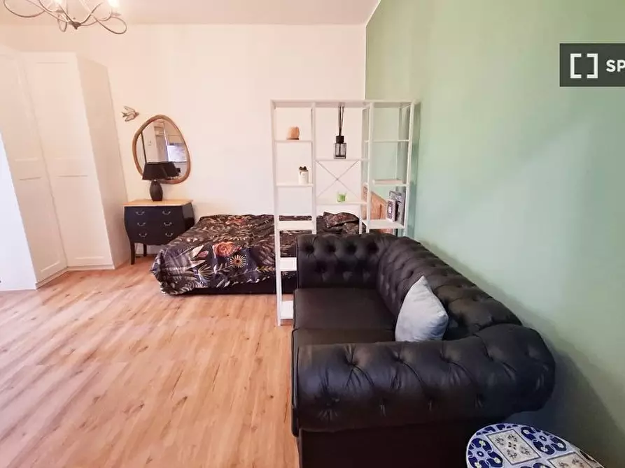 Immagine 1 di Ufficio in affitto  in Via Benigno Crespi a Roma