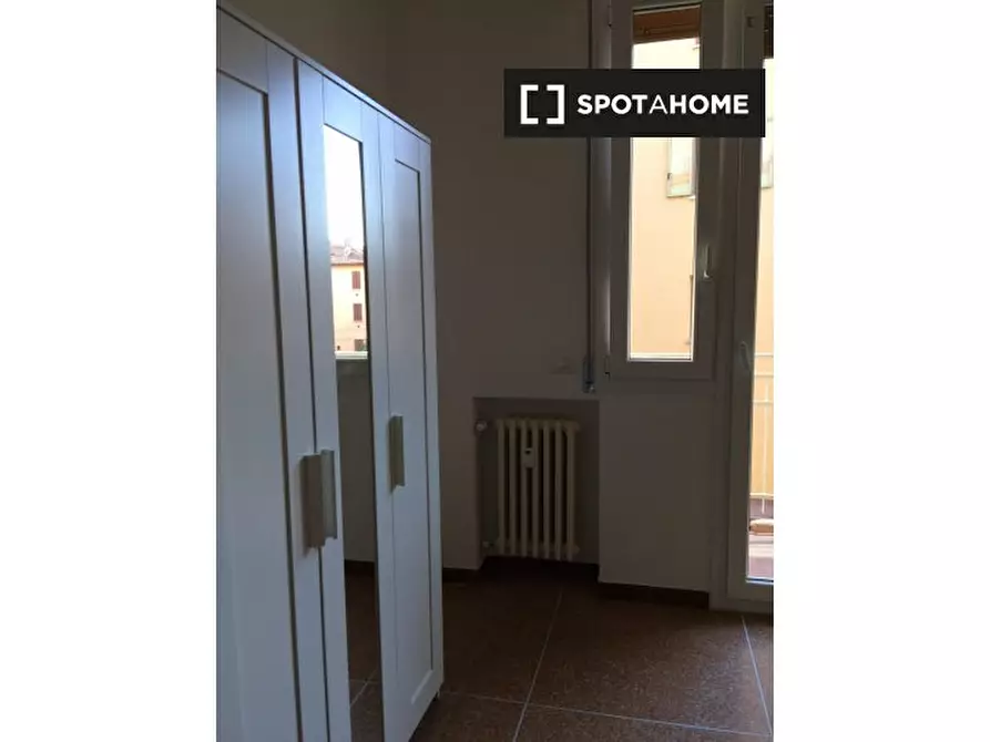 Immagine 18 di Camera condivisa in affitto  in Via Fossolo a Bologna