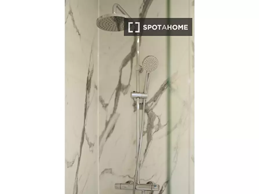 Immagine 4 di Appartamento in affitto  in Queensberry Place a Kensington