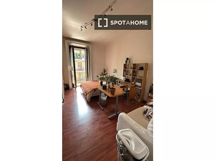 Immagine 1 di Camera condivisa in affitto  in Via Friuli a Milano