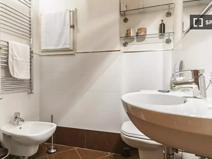 Immagine 13 di Appartamento in affitto  in Via Dante Alighieri a Firenze