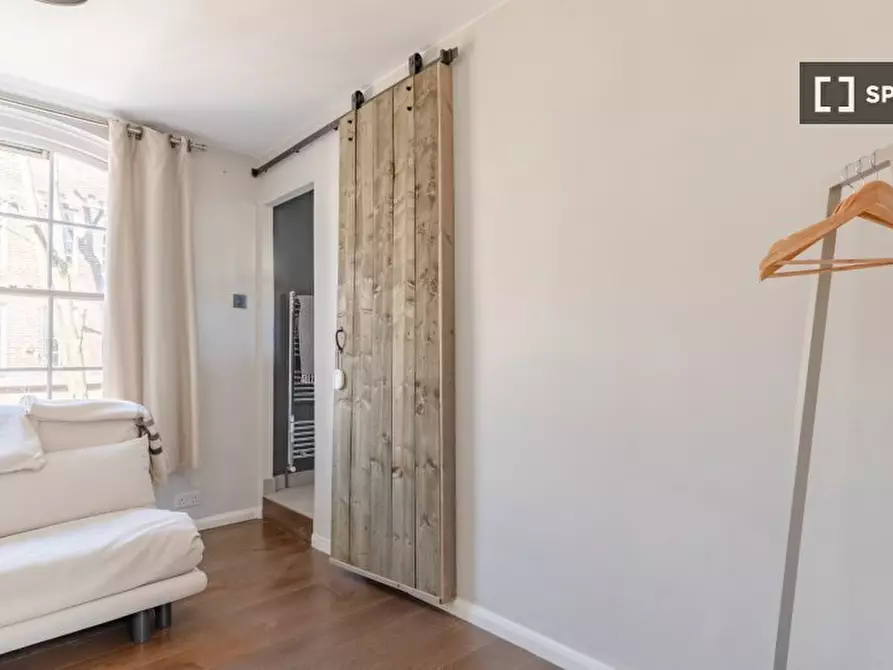 Immagine 8 di Appartamento in affitto  in Ligonier St a Poplar