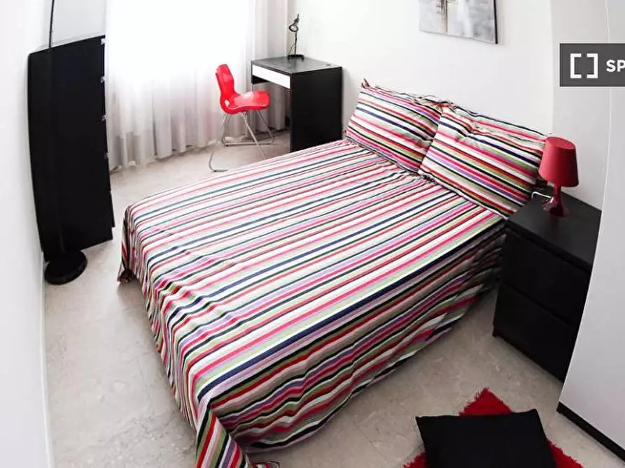 Immagine 13 di Camera condivisa in affitto  in Via Angelo de Vincenti a Milano