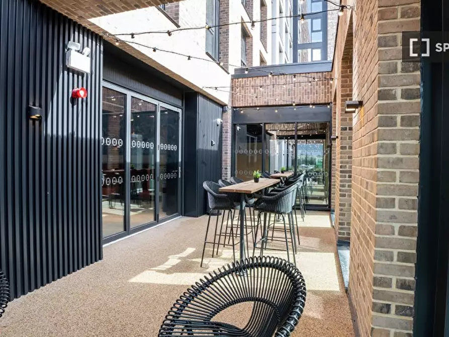 Immagine 8 di Ufficio in affitto  in Merchant Street a Brent