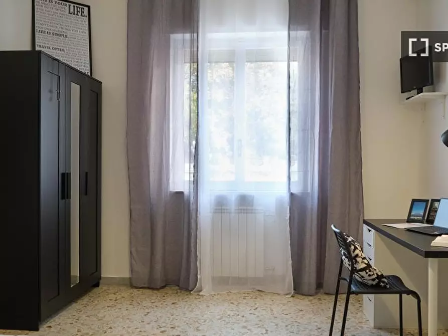 Immagine 2 di Camera condivisa in affitto  in Via Terracina n. fab. A - sc. H int. 27 a Napoli