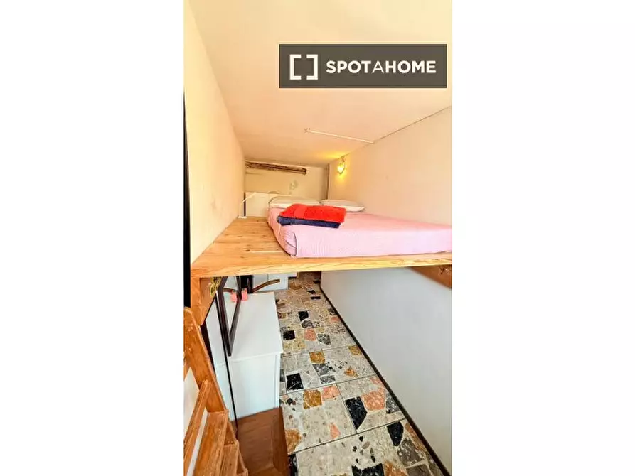 Immagine 4 di Camera condivisa in affitto  in Via Bartolomeo Perestrello a Roma