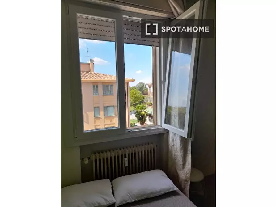 Immagine 11 di Camera condivisa in affitto  in Via Luciano Manara a Padova