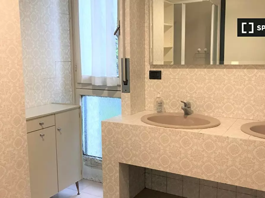 Immagine 12 di Camera condivisa in affitto  in Viale Beatrice D'Este a Milano