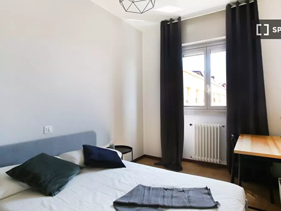 Immagine 2 di Camera condivisa in affitto  in Via Benjamin Constant a Milano