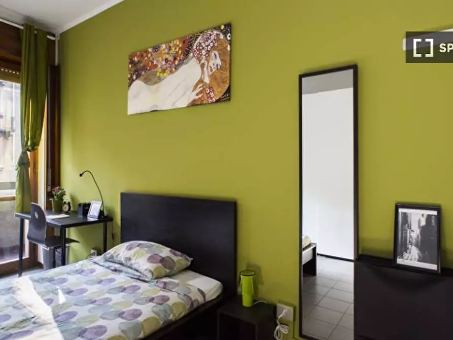 Immagine 2 di Camera condivisa in affitto  in Via Francesco Arese a Milano