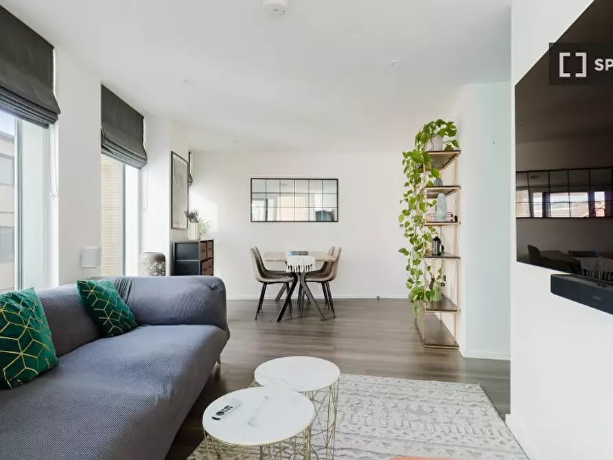Immagine 12 di Appartamento in affitto  in Broomhill Road a Wandsworth