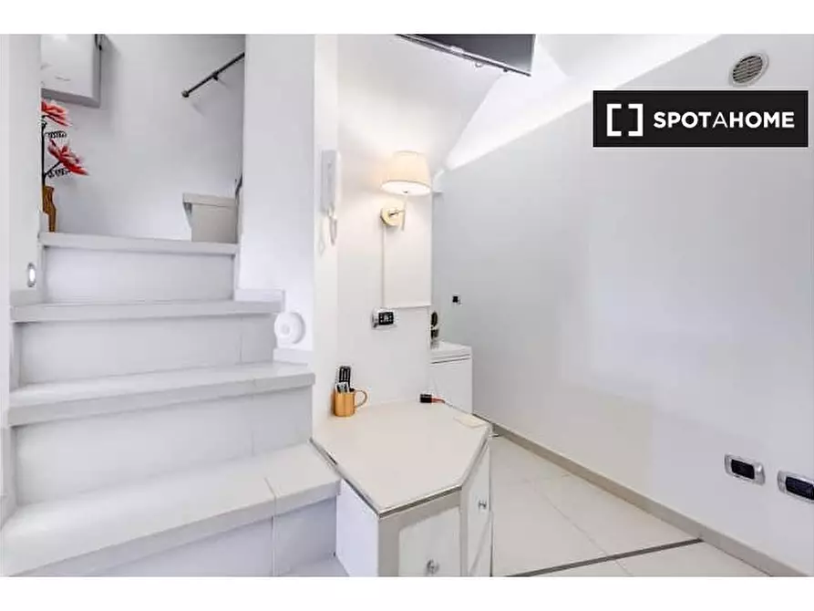 Immagine 10 di Appartamento in affitto  in Vicolo dei Soldati a Roma