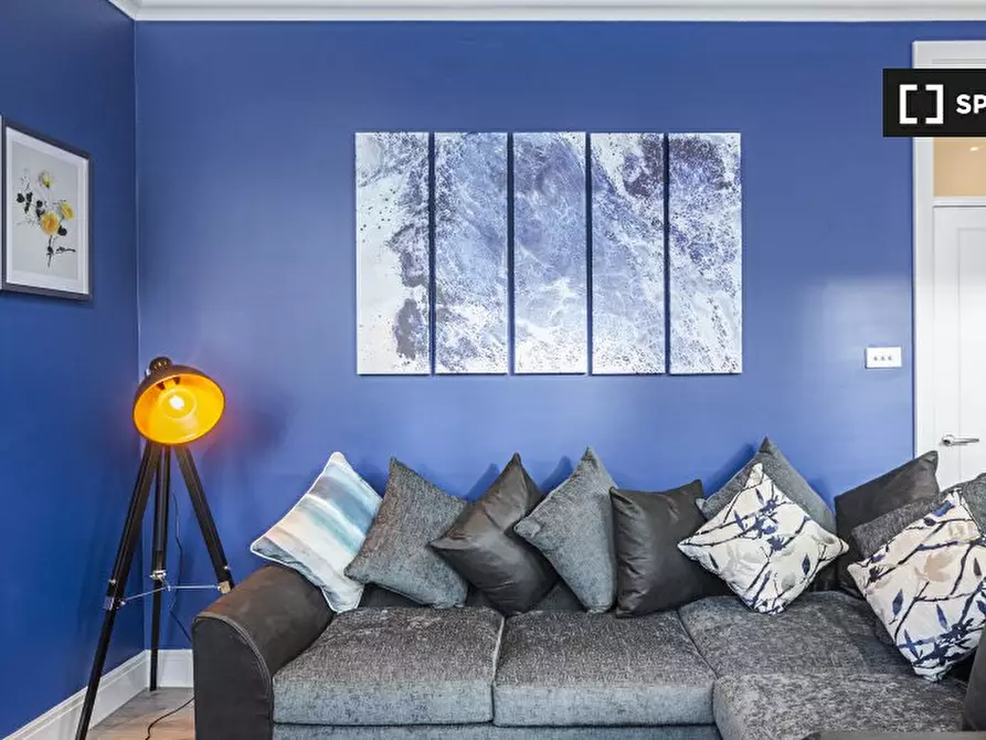 Immagine 4 di Appartamento in affitto  in Kilburn High Rd a Camden Town