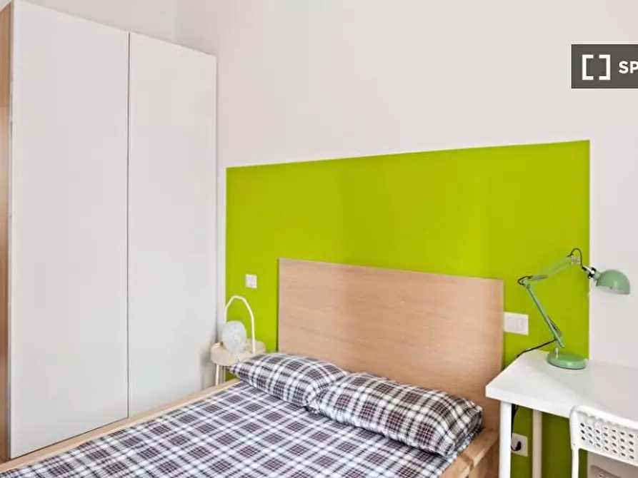 Immagine 3 di Camera condivisa in affitto  in Viale Legioni Romane a Milano