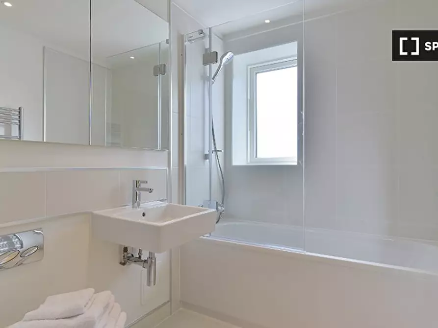 Immagine 8 di Appartamento in affitto  in Sudrey St a Camberwell