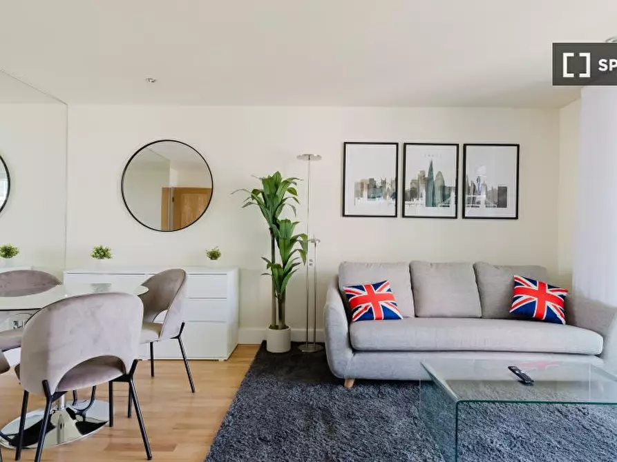 Immagine 4 di Appartamento in affitto  in Saint George Wharf a Lambeth