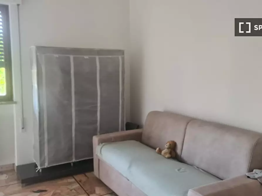 Immagine 1 di Camera condivisa in affitto  in Via Mattia Battistini a Roma