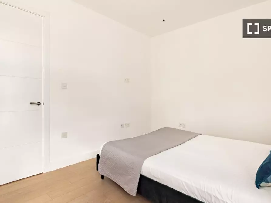 Immagine 15 di Appartamento in affitto  in Harlequin Ave a Hounslow