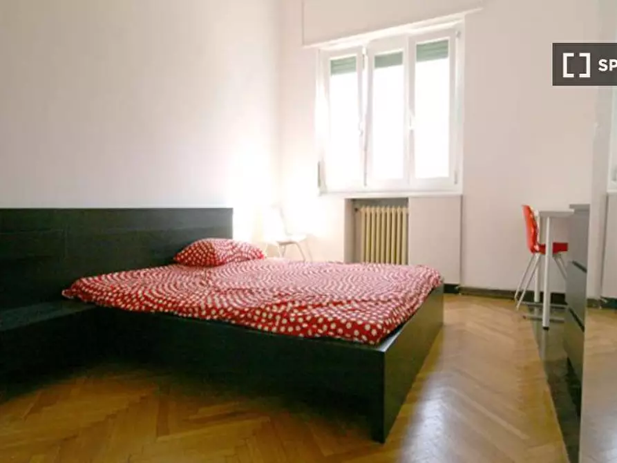 Immagine 3 di Camera condivisa in affitto  in Via Restelli a Milano