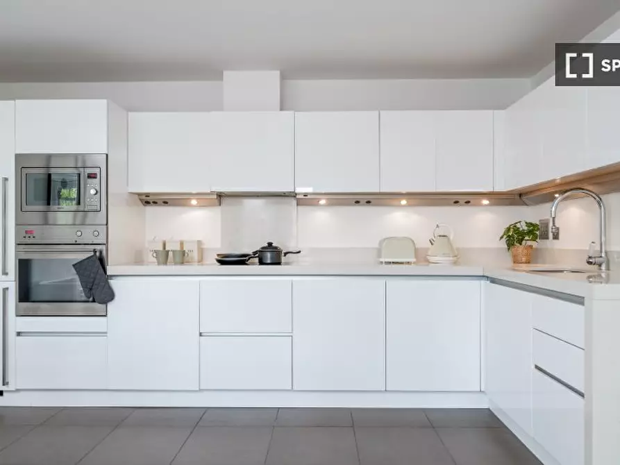 Immagine 11 di Appartamento in affitto  in Wendle Square a Wandsworth