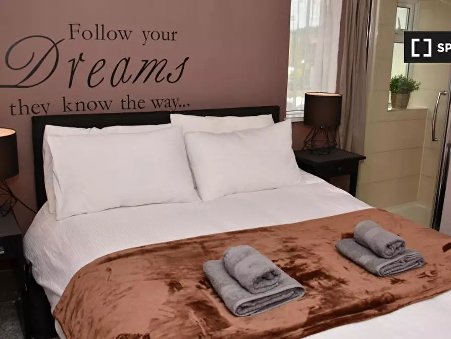 Immagine 10 di Appartamento in affitto  in Frobisher Gdns a 