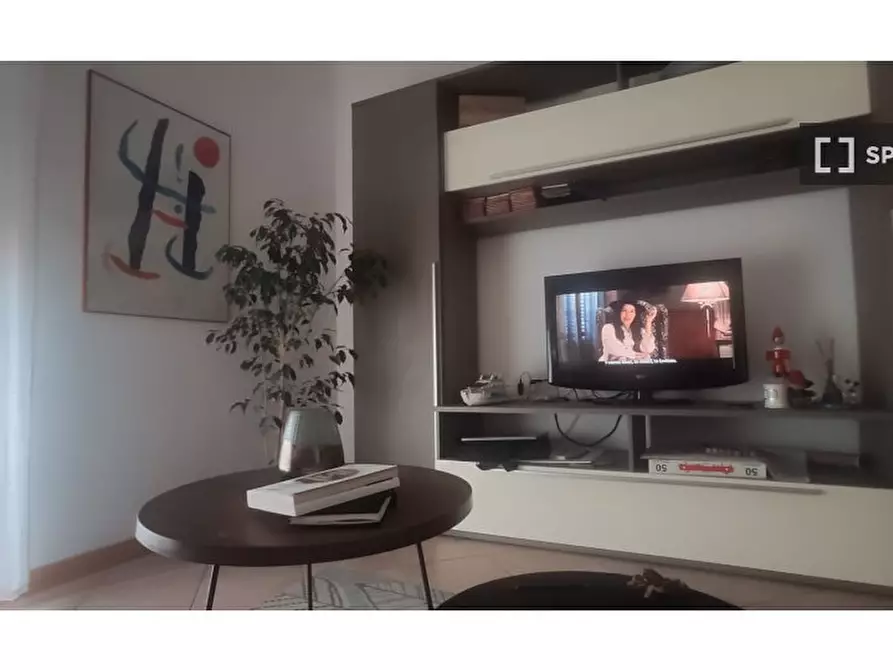 Immagine 3 di Camera condivisa in affitto  in Via Angiolo Cassioli a Roma