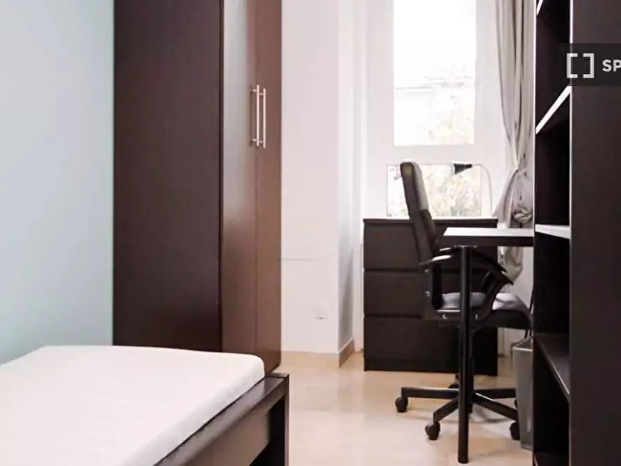 Immagine 2 di Camera condivisa in affitto  in Viale Tibaldi Milan a Milano