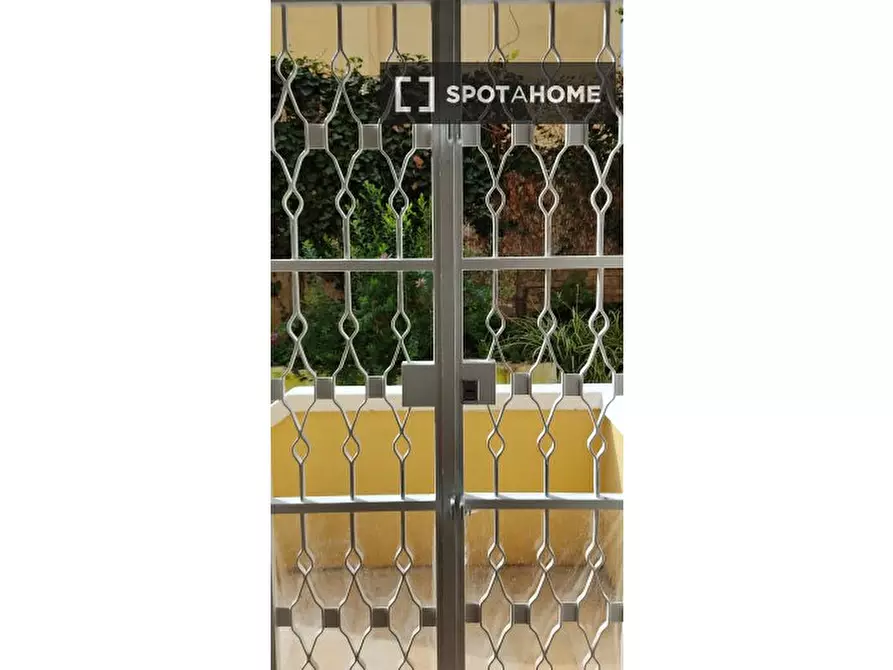 Immagine 4 di Appartamento in affitto  in Via Rossano a Roma