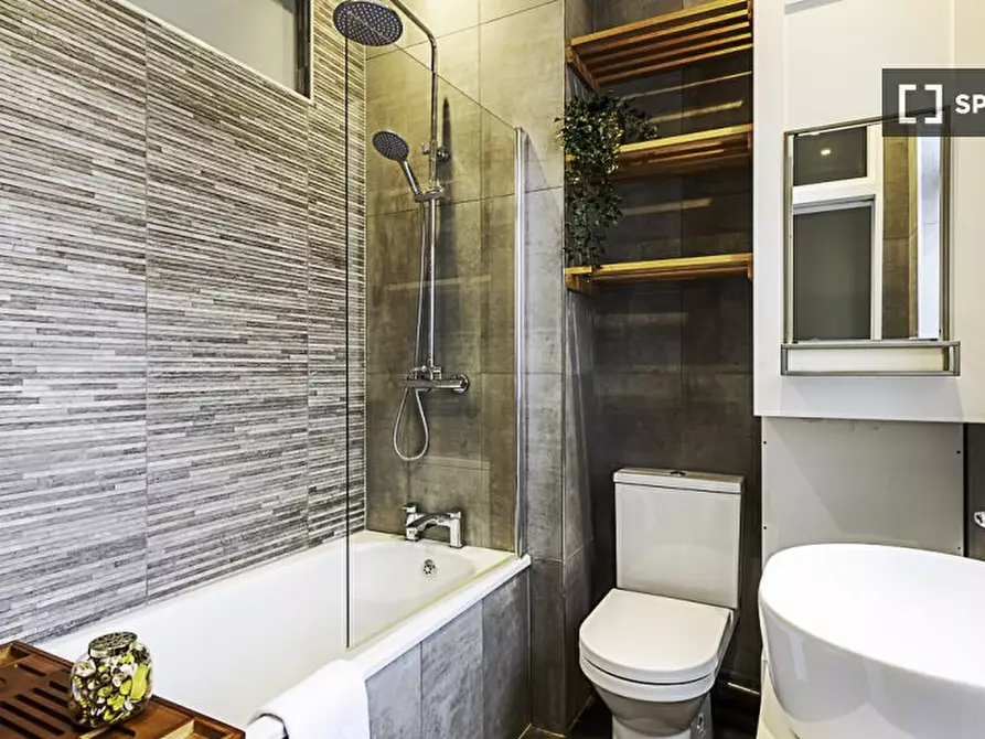 Immagine 5 di Appartamento in affitto  in Fulham Palace Road a Hammersmith