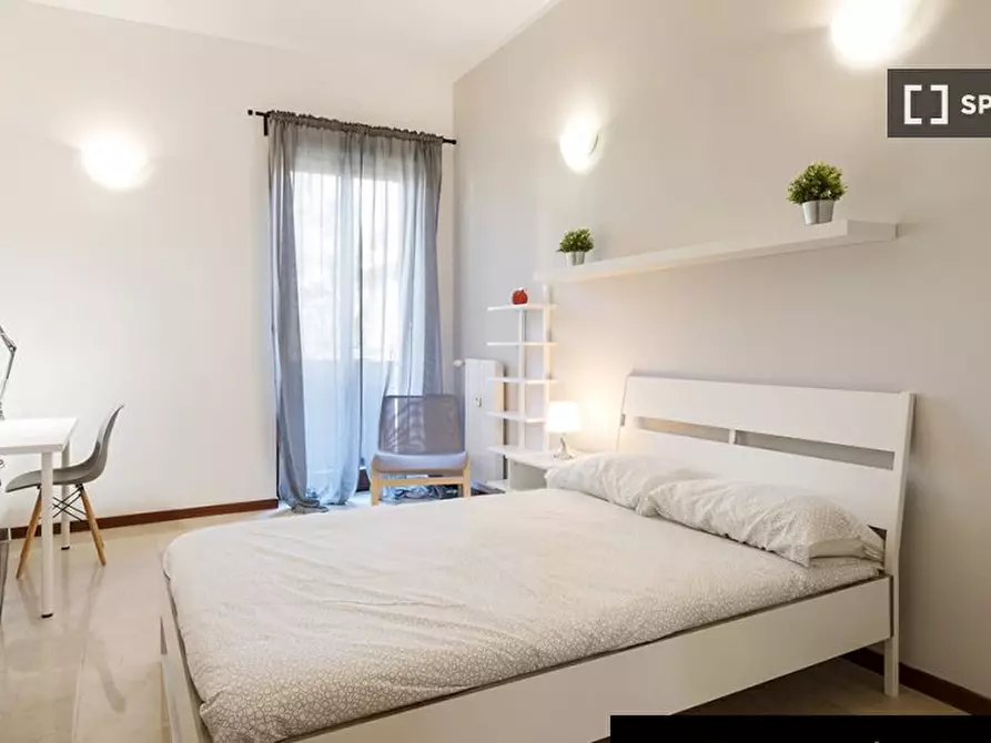 Immagine 2 di Camera condivisa in affitto  in Via Curtatone a Milano