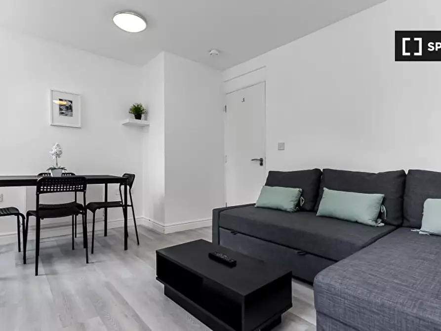 Immagine 2 di Appartamento in affitto  in Tottenham St a Camden Town