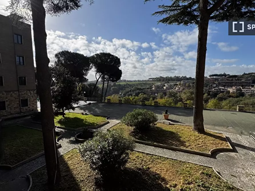 Immagine 14 di Camera condivisa in affitto  in Via Cassia a Roma